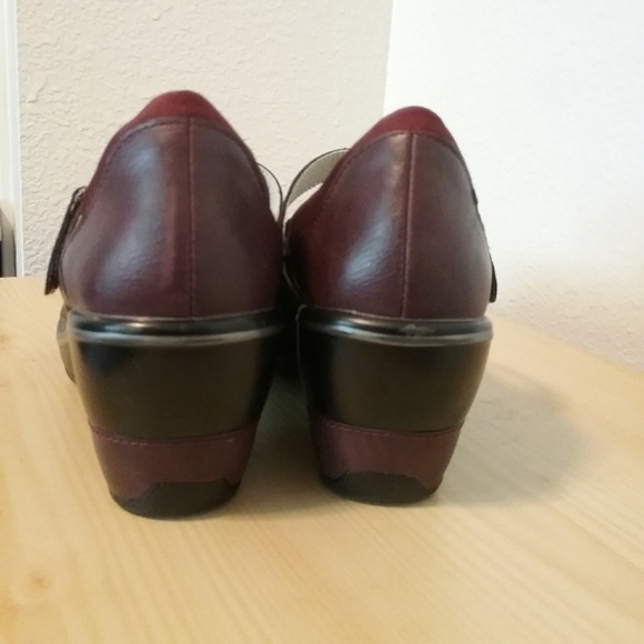 JBU by Jambu Mary Jane in Merlot, Size 7 - Picture 2 of 4